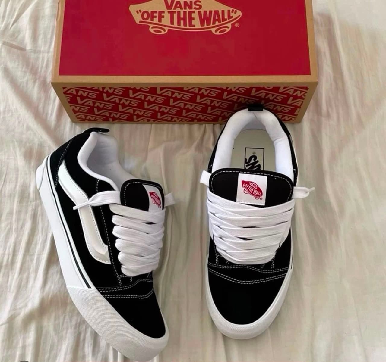 Vans Knu Skool, Black & White
