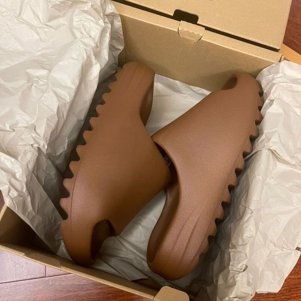Adidas Yeezy Slide, Brown