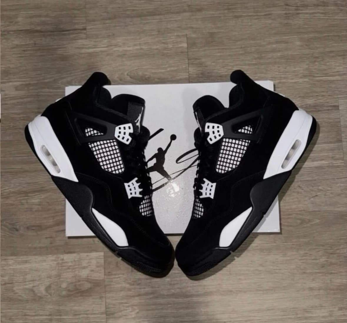 Jordan 4 Retro, Black Thunder