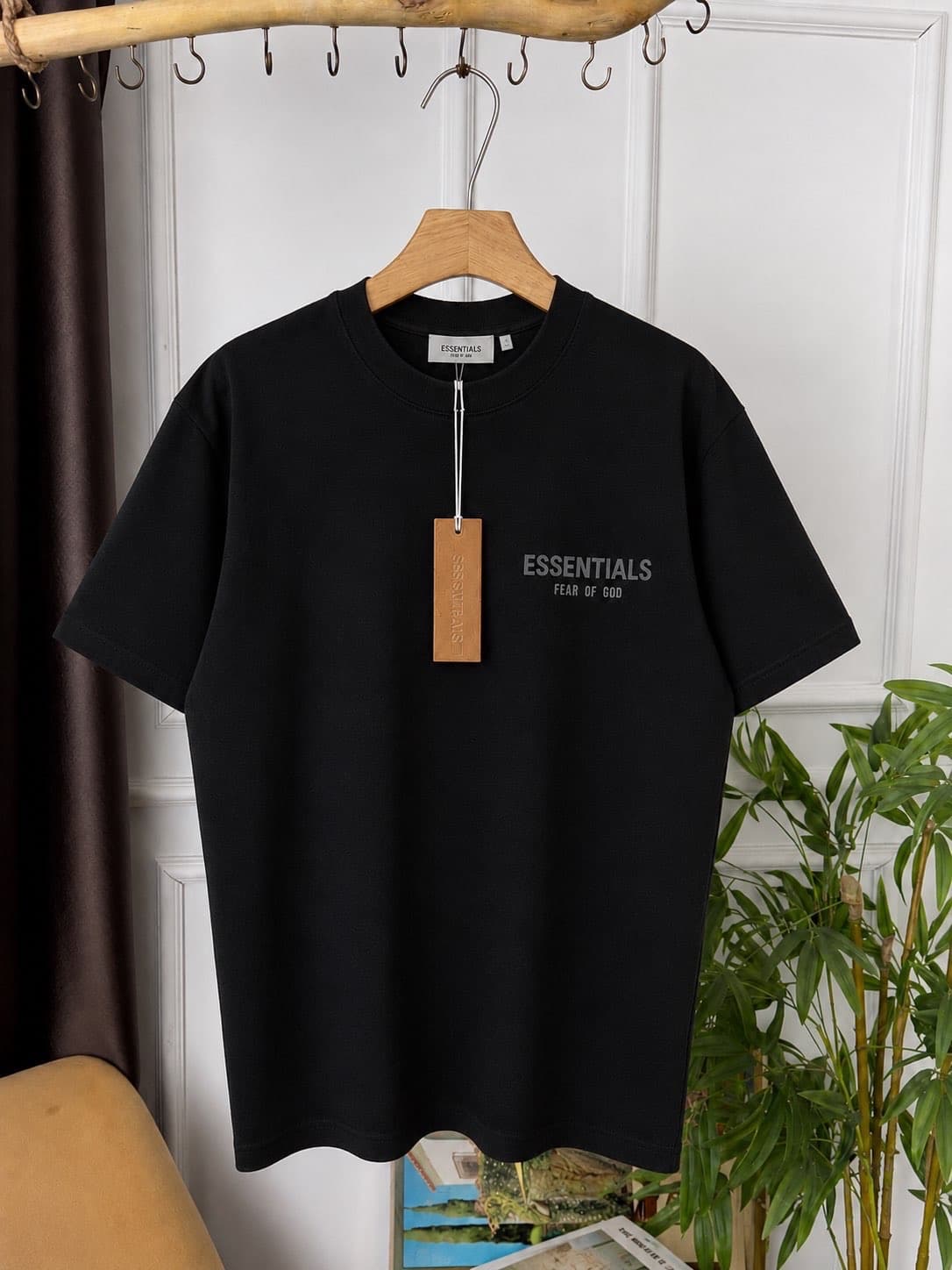 Essentials Pocket-Font Tee