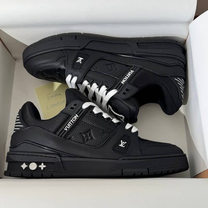 Louis Vuitton Trainer, Black